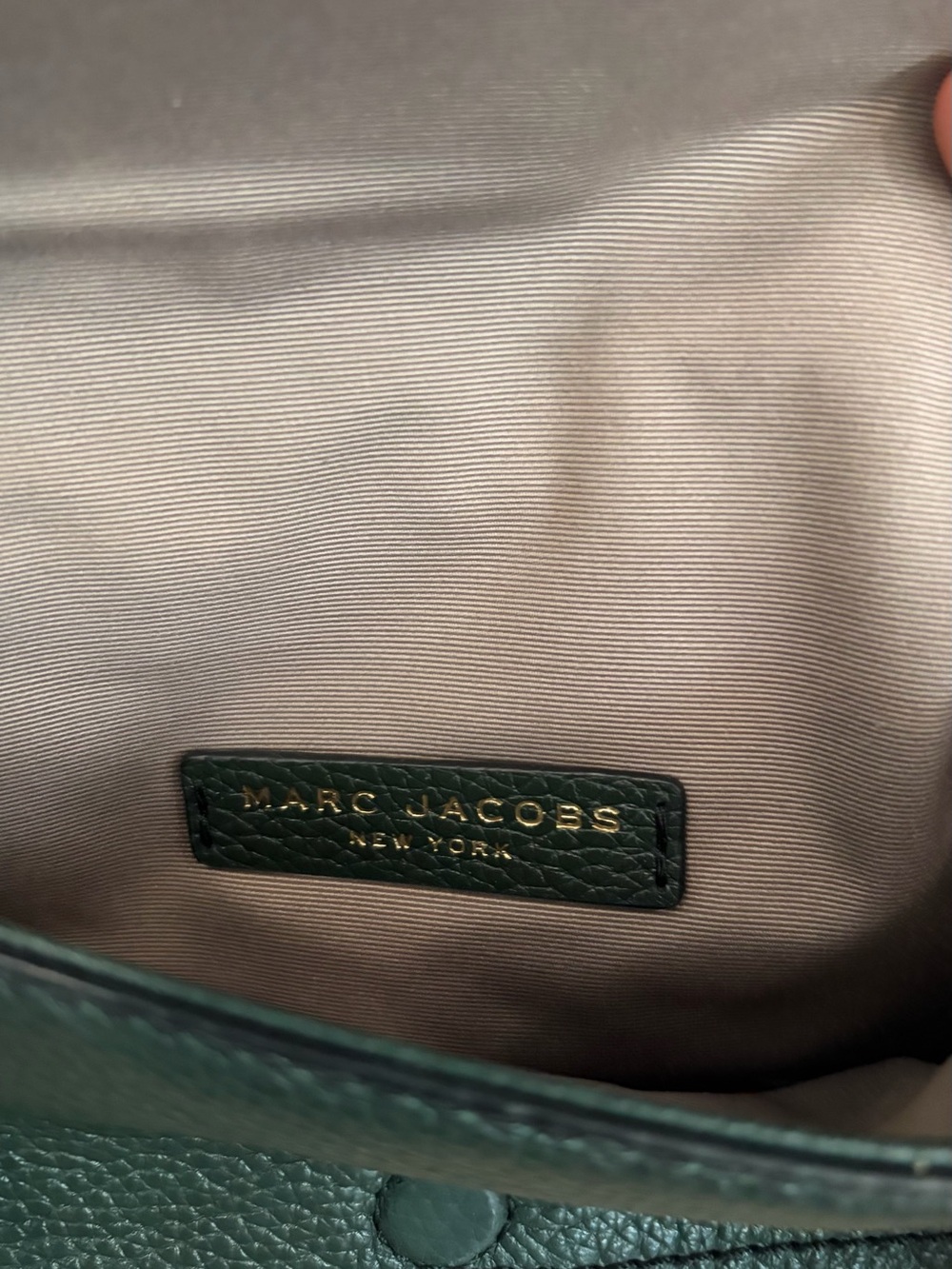 Pre-loved Marc Jacobs Forest Green Pebbled Leather Crossbody Wallet - Picture 4 of 4